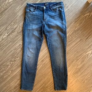 Abercrombie & Fitch straight leg denim w stretch